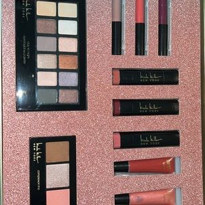 Nicole Miller Cosmetic Collection